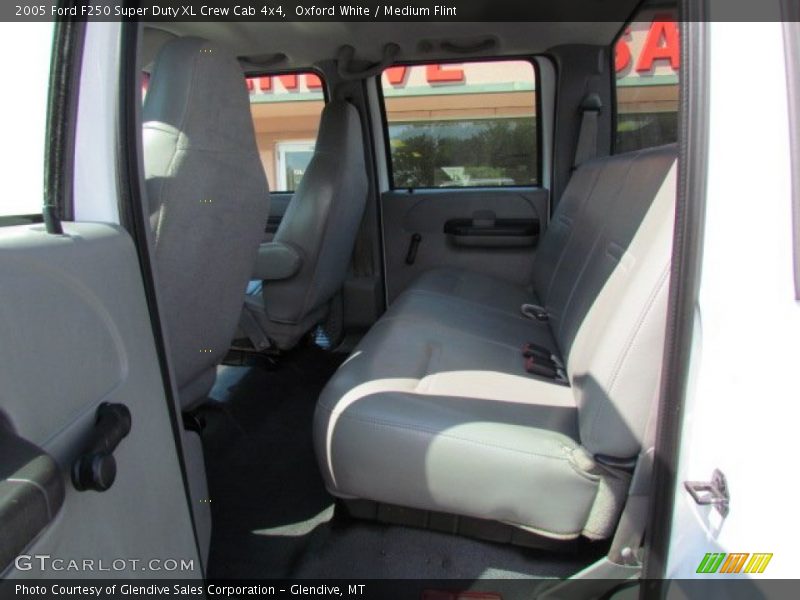 Oxford White / Medium Flint 2005 Ford F250 Super Duty XL Crew Cab 4x4