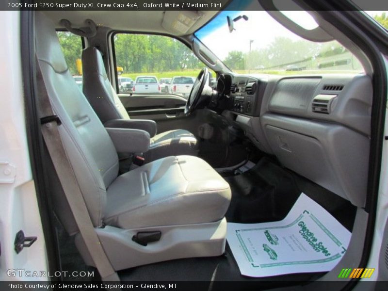 Oxford White / Medium Flint 2005 Ford F250 Super Duty XL Crew Cab 4x4