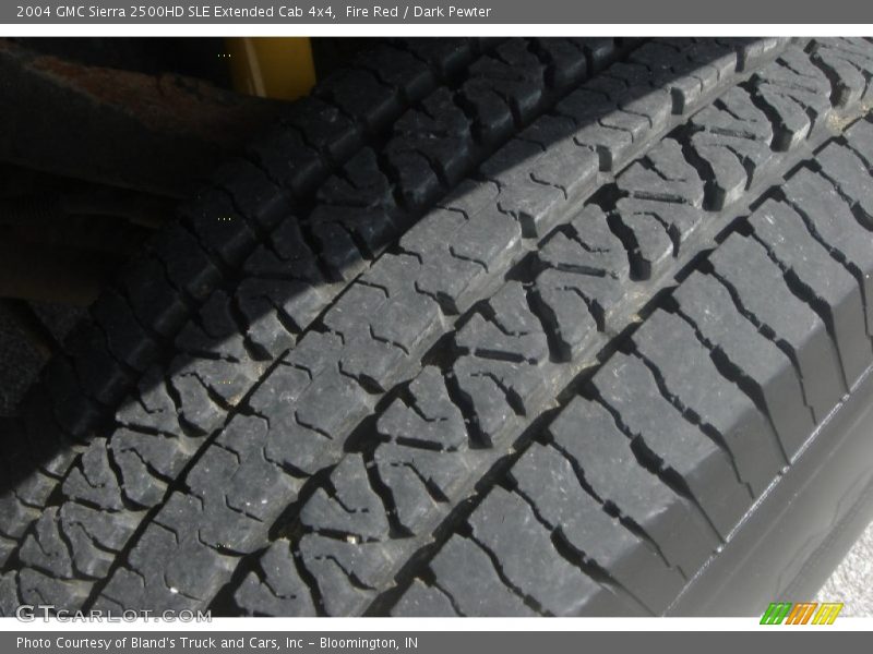 Fire Red / Dark Pewter 2004 GMC Sierra 2500HD SLE Extended Cab 4x4