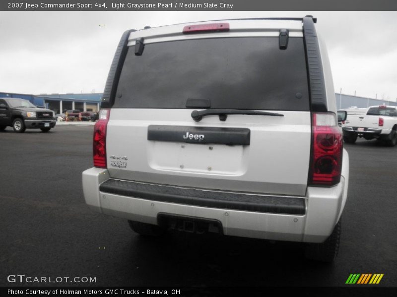 Light Graystone Pearl / Medium Slate Gray 2007 Jeep Commander Sport 4x4