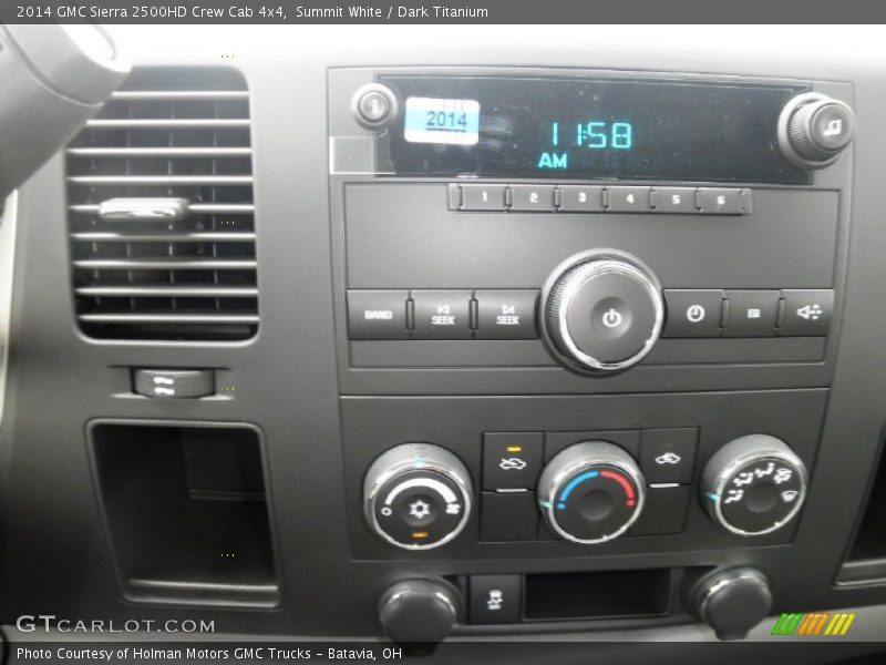 Controls of 2014 Sierra 2500HD Crew Cab 4x4