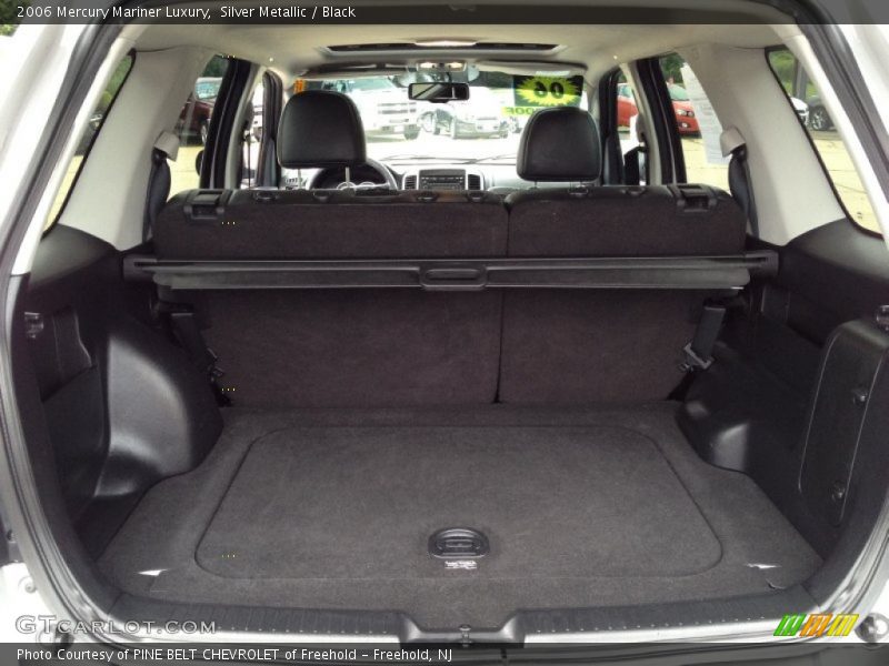  2006 Mariner Luxury Trunk