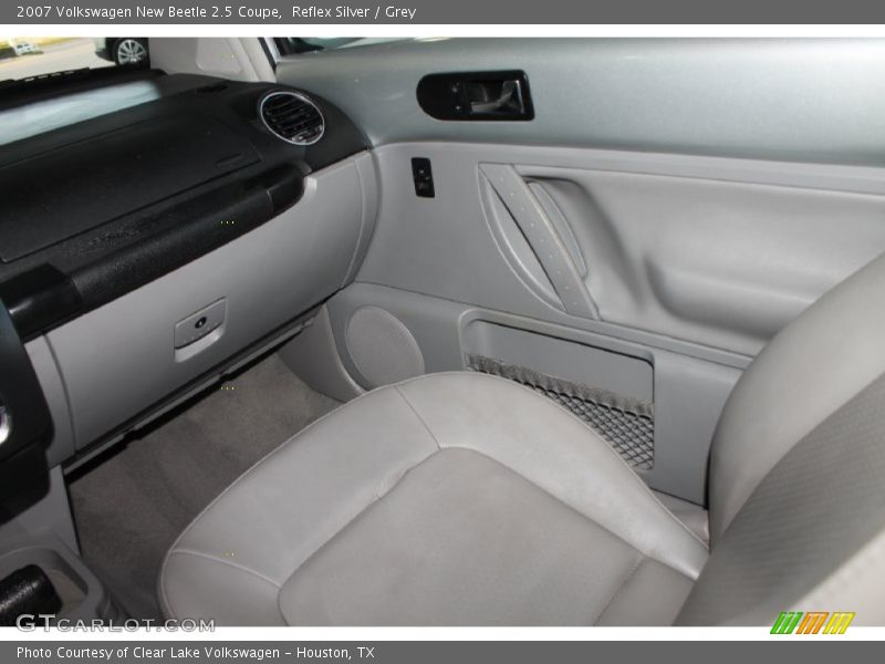 Reflex Silver / Grey 2007 Volkswagen New Beetle 2.5 Coupe