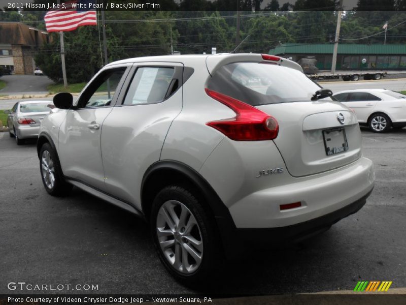 White Pearl / Black/Silver Trim 2011 Nissan Juke S