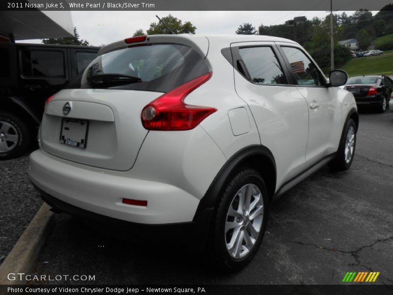 White Pearl / Black/Silver Trim 2011 Nissan Juke S