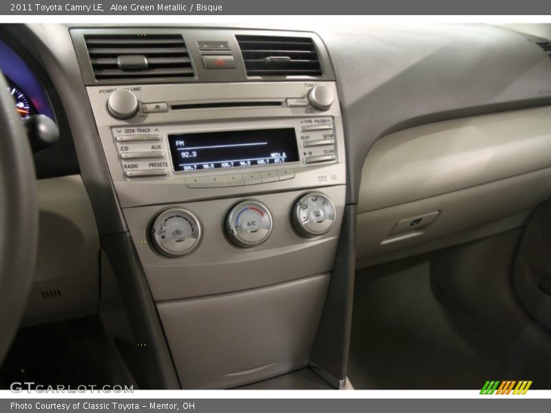 Aloe Green Metallic / Bisque 2011 Toyota Camry LE