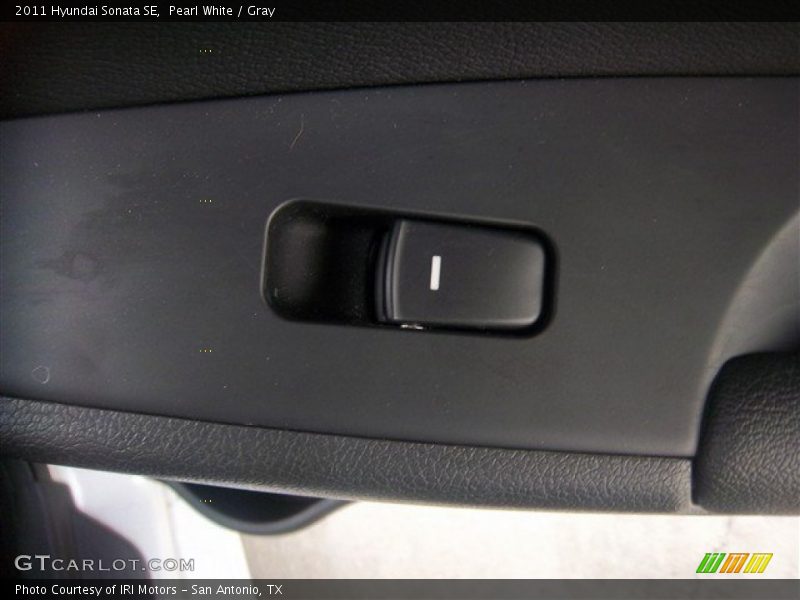 Pearl White / Gray 2011 Hyundai Sonata SE