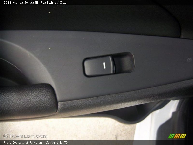 Pearl White / Gray 2011 Hyundai Sonata SE