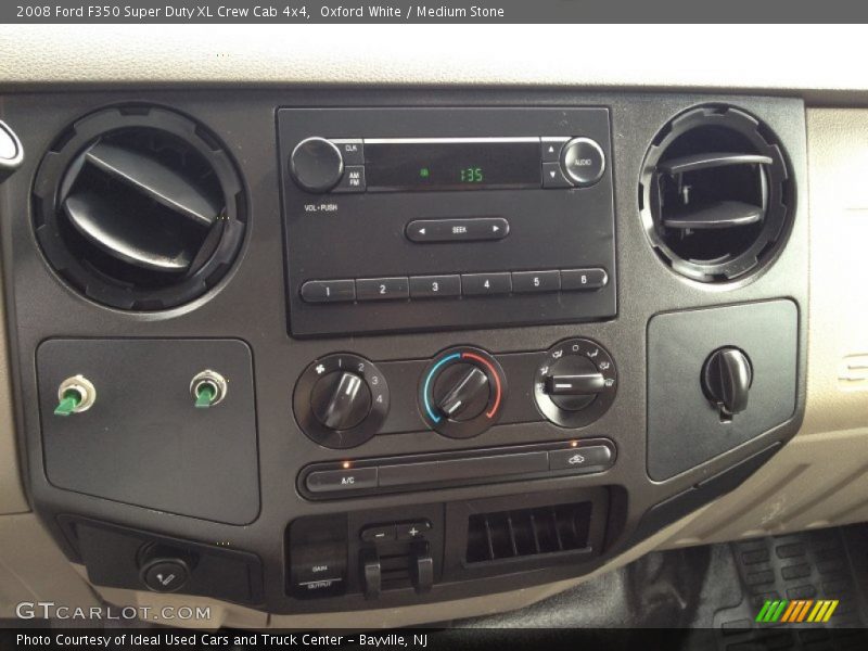 Controls of 2008 F350 Super Duty XL Crew Cab 4x4