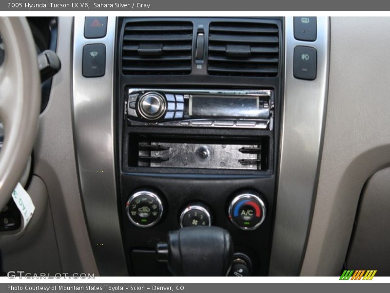 Sahara Silver / Gray 2005 Hyundai Tucson LX V6