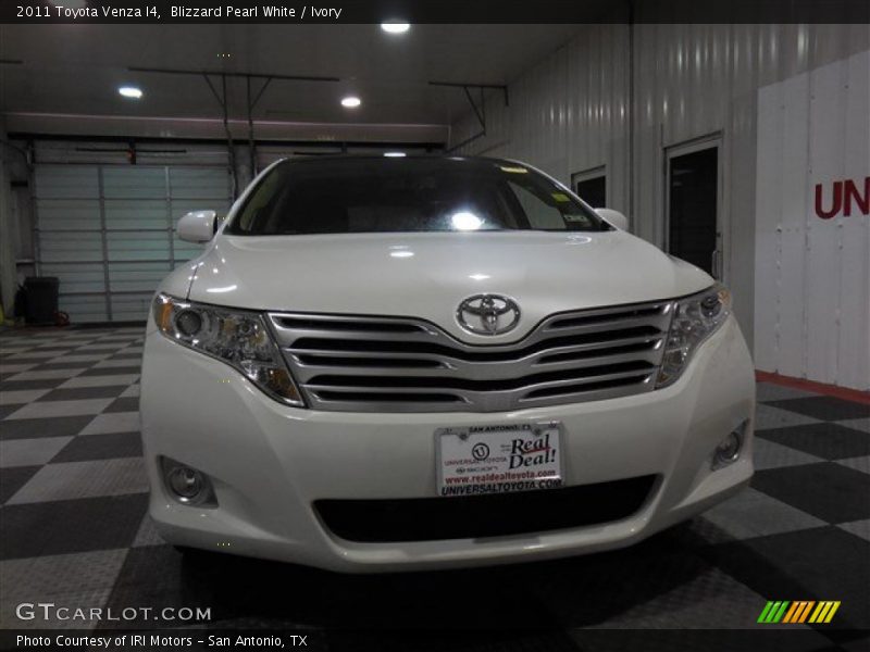 Blizzard Pearl White / Ivory 2011 Toyota Venza I4