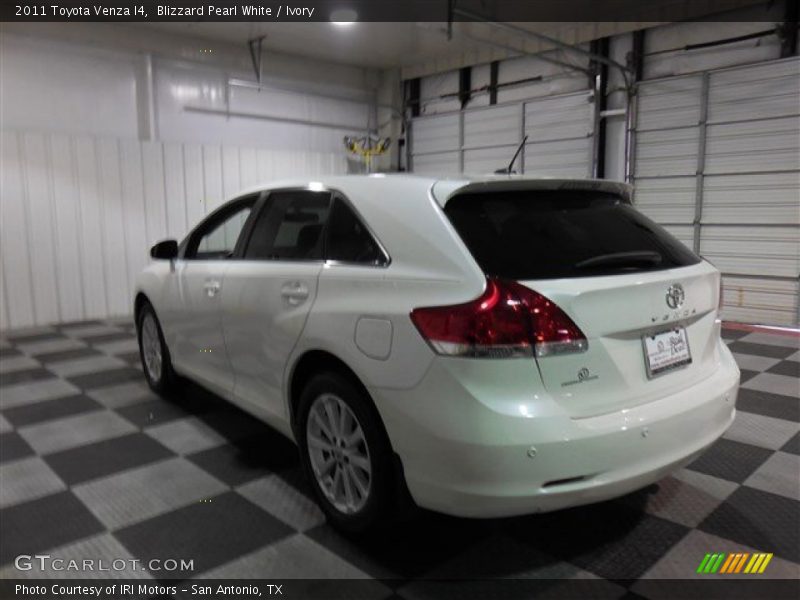 Blizzard Pearl White / Ivory 2011 Toyota Venza I4
