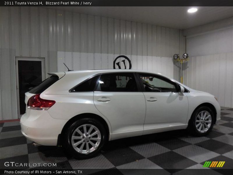 Blizzard Pearl White / Ivory 2011 Toyota Venza I4