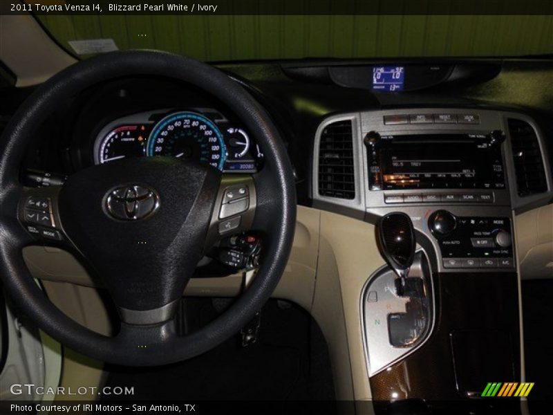 Blizzard Pearl White / Ivory 2011 Toyota Venza I4