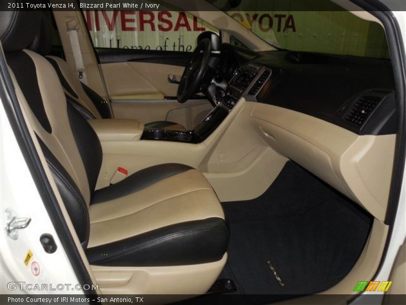 Blizzard Pearl White / Ivory 2011 Toyota Venza I4