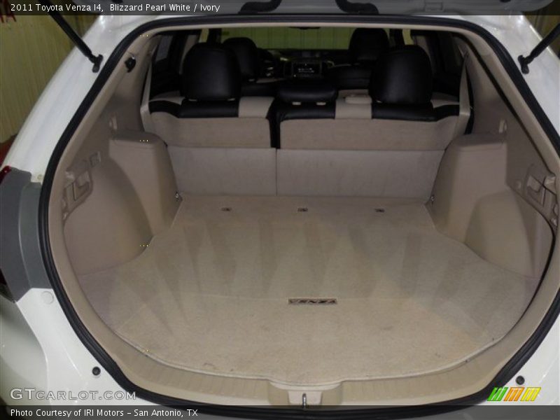 Blizzard Pearl White / Ivory 2011 Toyota Venza I4