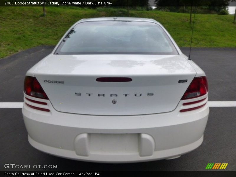 Stone White / Dark Slate Gray 2005 Dodge Stratus SXT Sedan