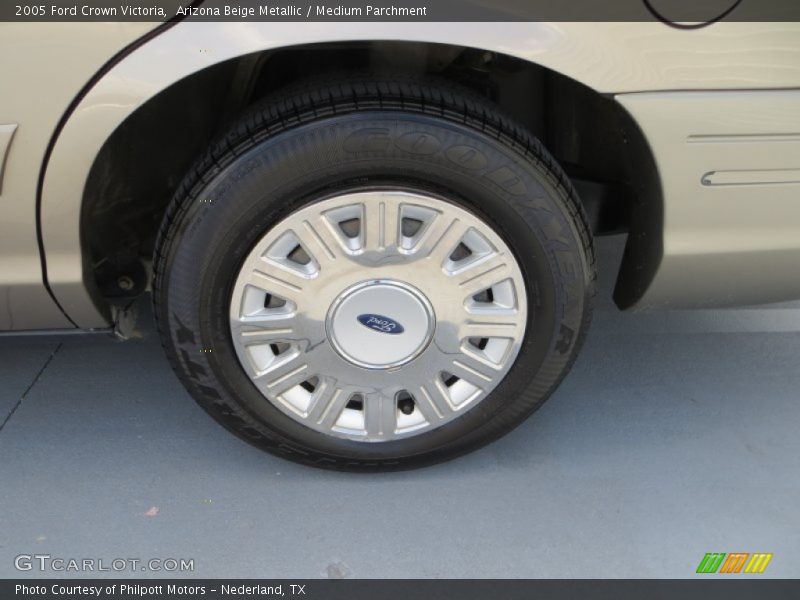 Arizona Beige Metallic / Medium Parchment 2005 Ford Crown Victoria
