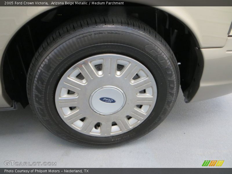 Arizona Beige Metallic / Medium Parchment 2005 Ford Crown Victoria