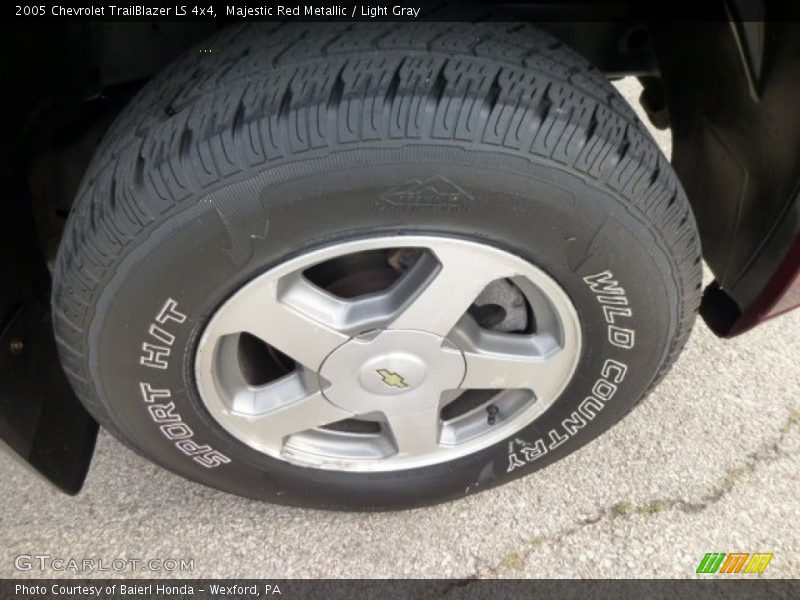 Majestic Red Metallic / Light Gray 2005 Chevrolet TrailBlazer LS 4x4