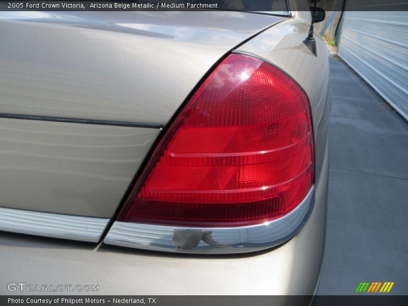 Arizona Beige Metallic / Medium Parchment 2005 Ford Crown Victoria