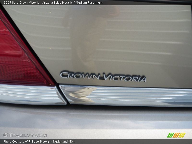 Arizona Beige Metallic / Medium Parchment 2005 Ford Crown Victoria