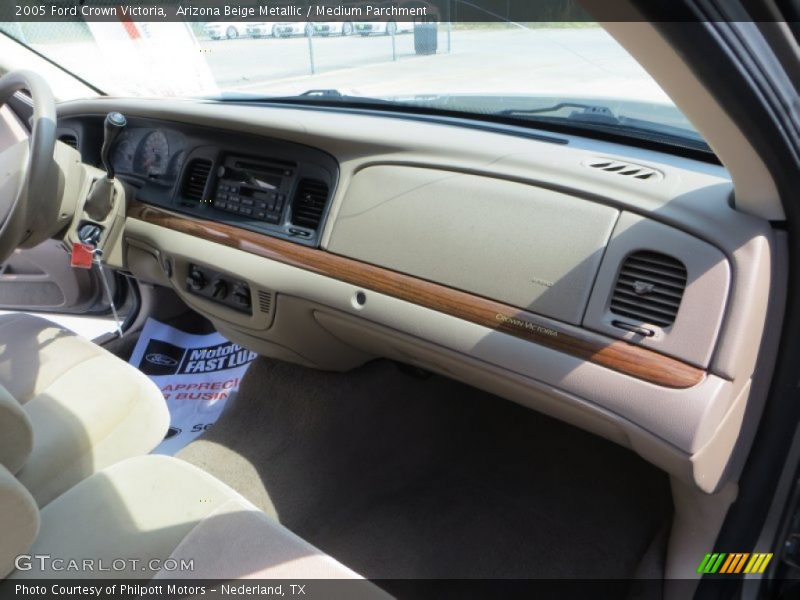 Arizona Beige Metallic / Medium Parchment 2005 Ford Crown Victoria