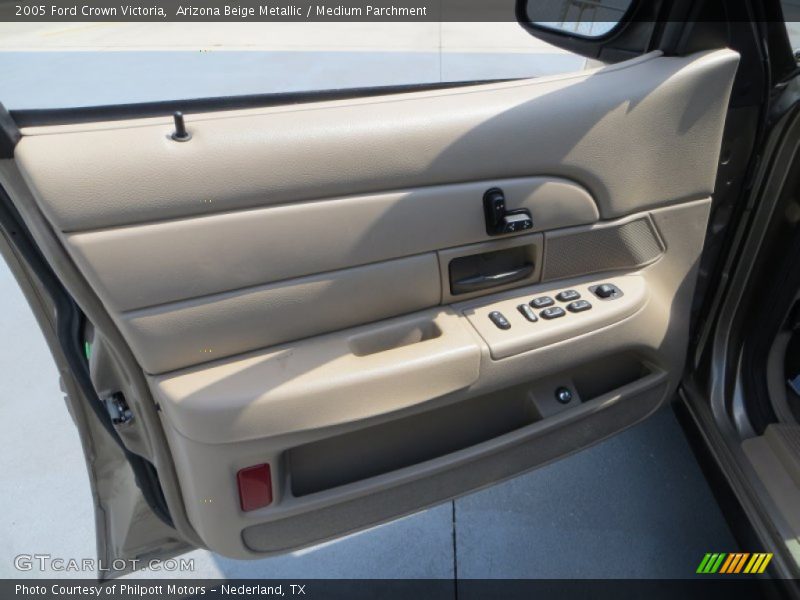 Arizona Beige Metallic / Medium Parchment 2005 Ford Crown Victoria