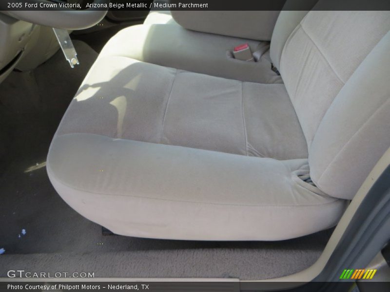Arizona Beige Metallic / Medium Parchment 2005 Ford Crown Victoria
