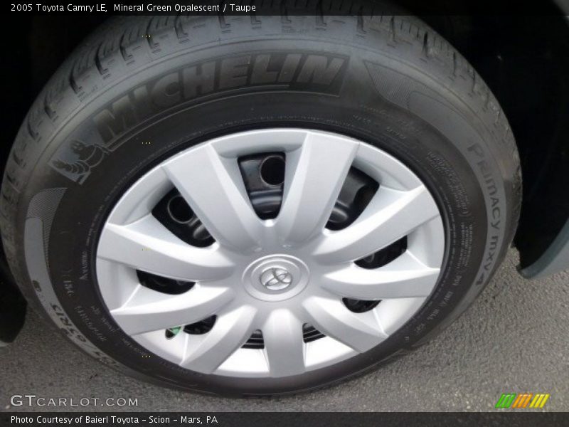 Mineral Green Opalescent / Taupe 2005 Toyota Camry LE