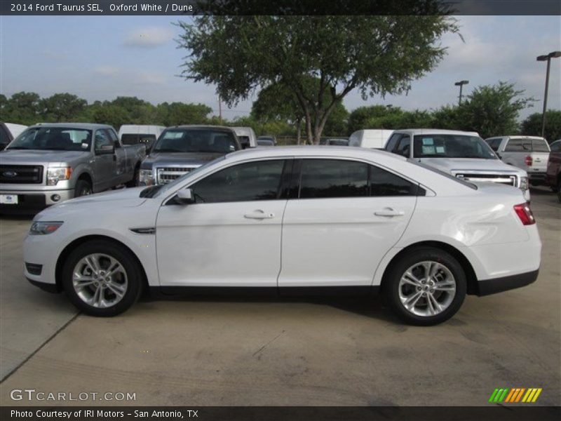 Oxford White / Dune 2014 Ford Taurus SEL
