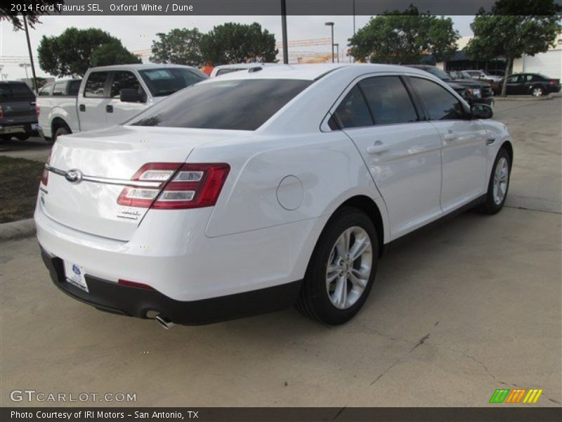 Oxford White / Dune 2014 Ford Taurus SEL