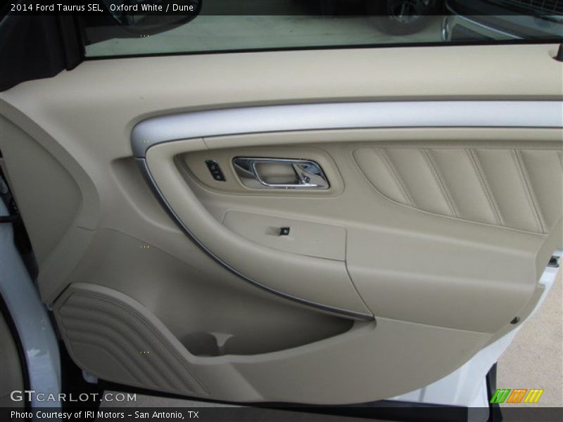 Oxford White / Dune 2014 Ford Taurus SEL