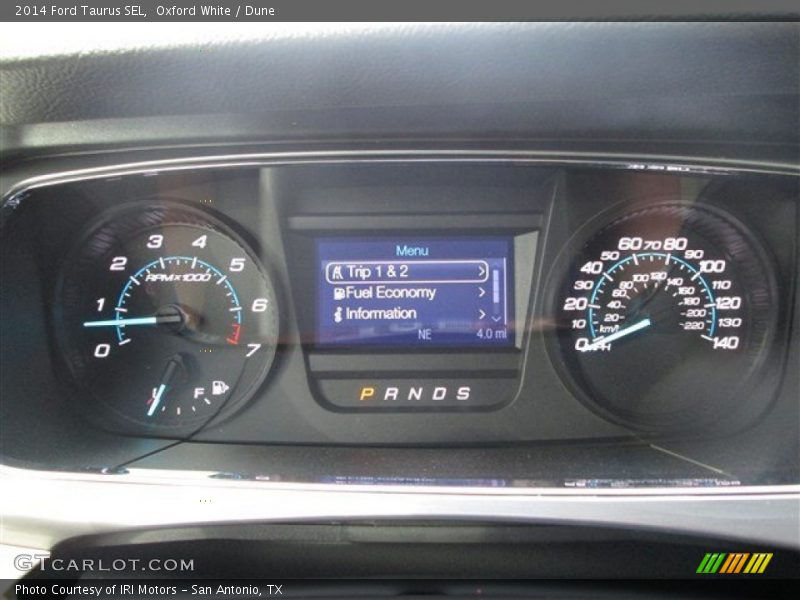 Oxford White / Dune 2014 Ford Taurus SEL