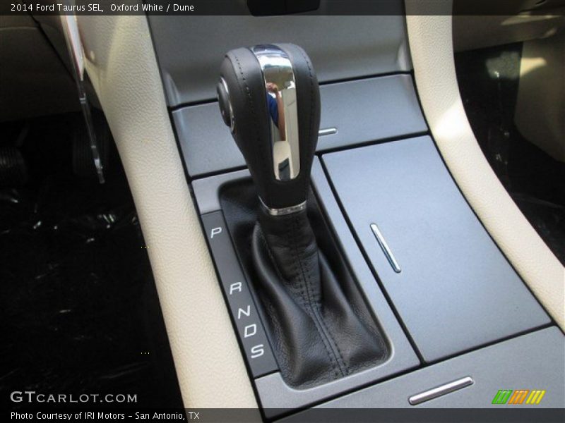 Oxford White / Dune 2014 Ford Taurus SEL