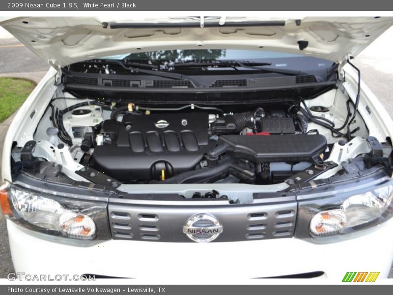 White Pearl / Black 2009 Nissan Cube 1.8 S