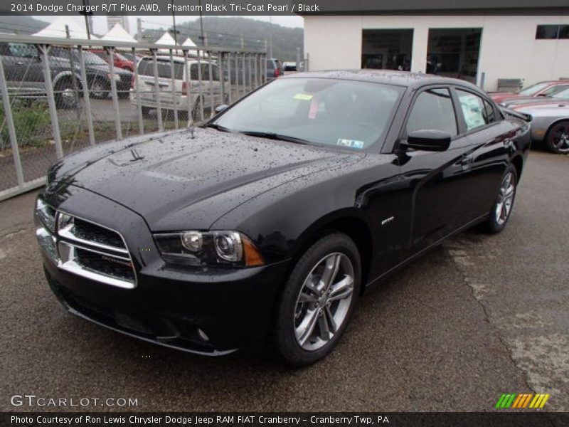Front 3/4 View of 2014 Charger R/T Plus AWD