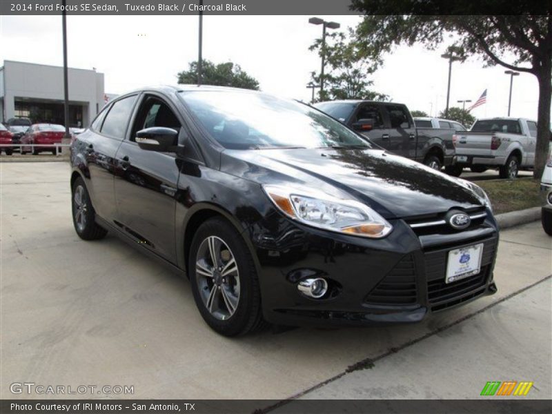 Tuxedo Black / Charcoal Black 2014 Ford Focus SE Sedan