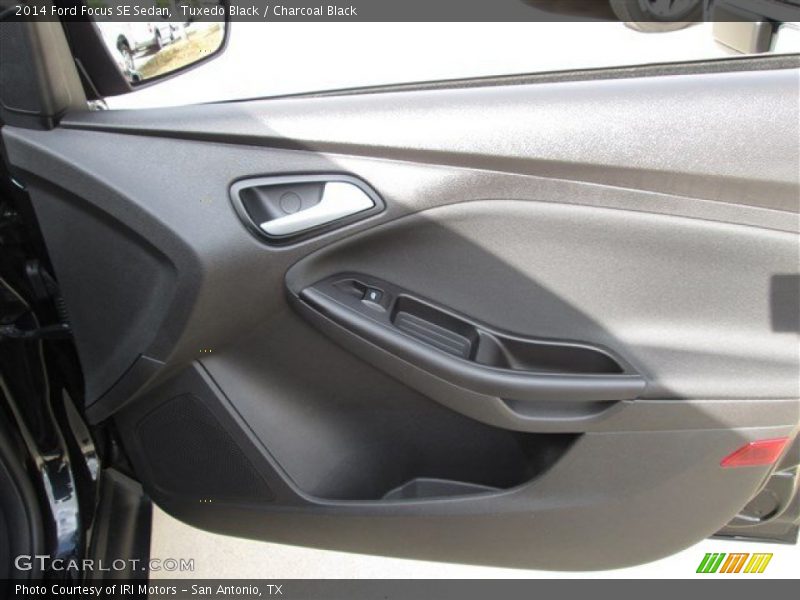 Tuxedo Black / Charcoal Black 2014 Ford Focus SE Sedan