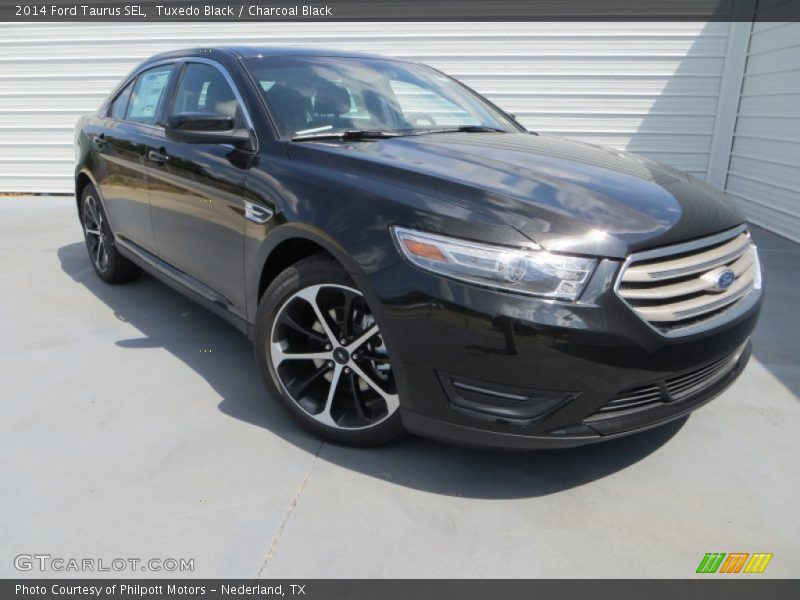 Tuxedo Black / Charcoal Black 2014 Ford Taurus SEL
