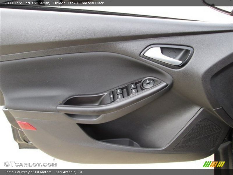 Tuxedo Black / Charcoal Black 2014 Ford Focus SE Sedan