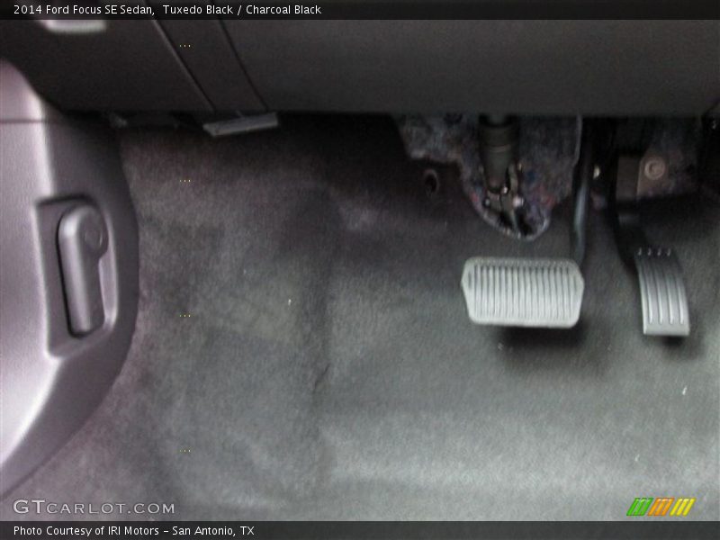 Tuxedo Black / Charcoal Black 2014 Ford Focus SE Sedan
