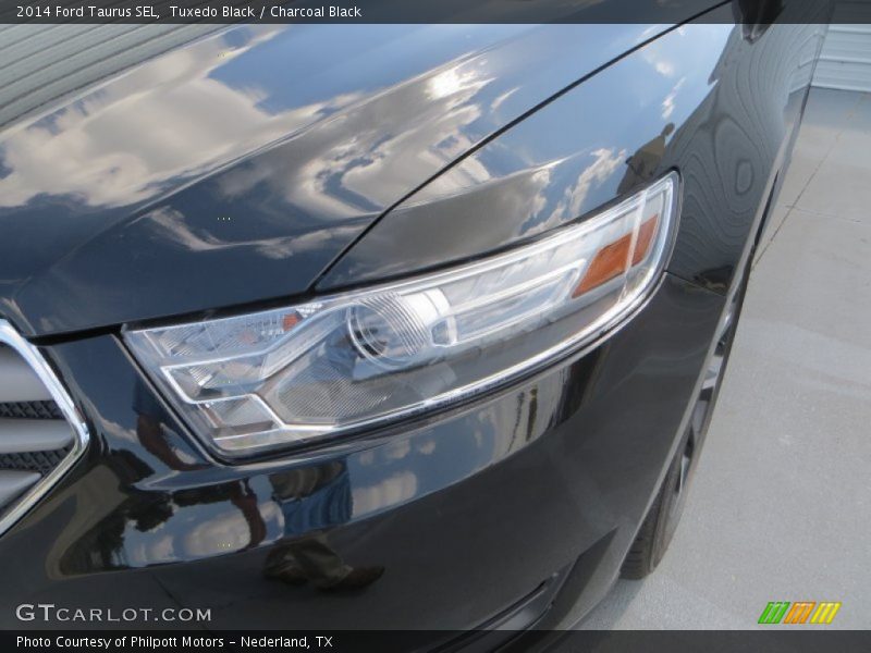 Tuxedo Black / Charcoal Black 2014 Ford Taurus SEL
