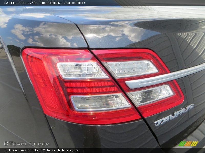 Tuxedo Black / Charcoal Black 2014 Ford Taurus SEL