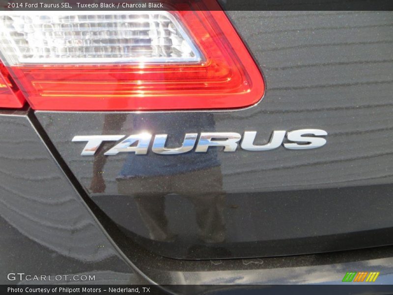Tuxedo Black / Charcoal Black 2014 Ford Taurus SEL