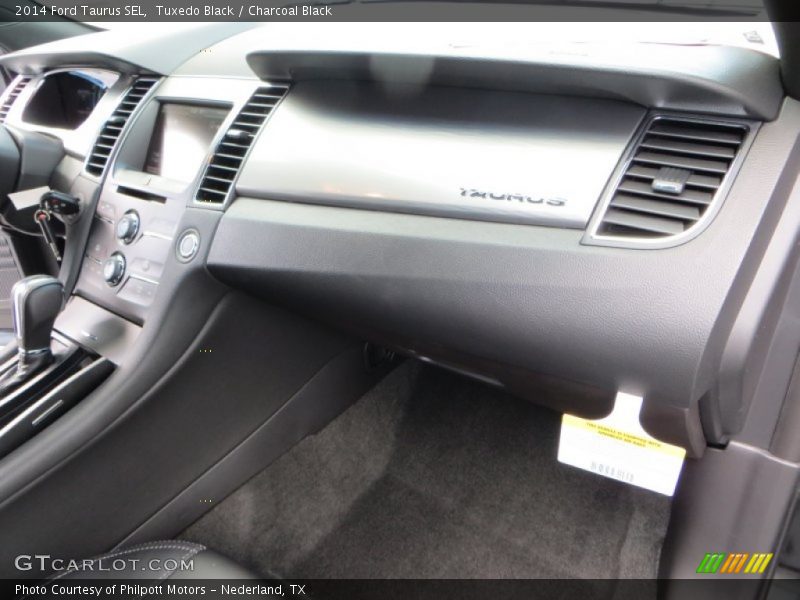 Tuxedo Black / Charcoal Black 2014 Ford Taurus SEL