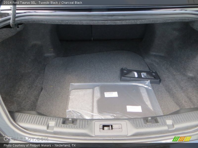  2014 Taurus SEL Trunk