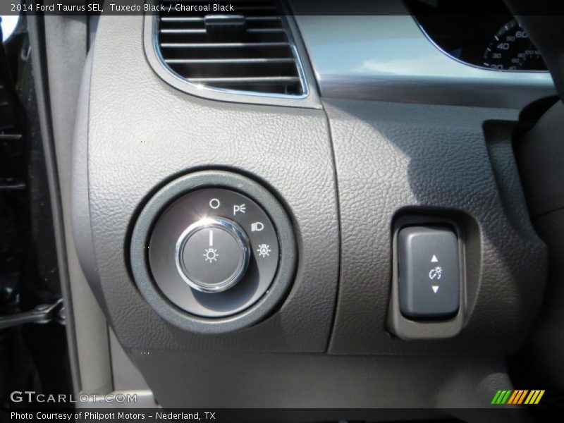 Tuxedo Black / Charcoal Black 2014 Ford Taurus SEL