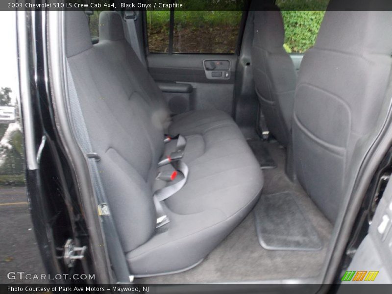 Black Onyx / Graphite 2003 Chevrolet S10 LS Crew Cab 4x4