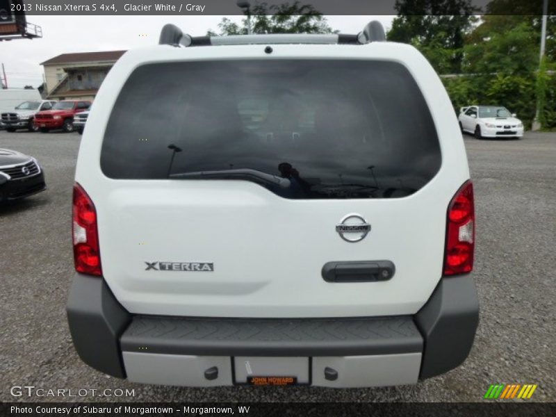 Glacier White / Gray 2013 Nissan Xterra S 4x4